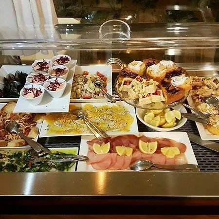 贝维德雷酒店 酒店 洛韦雷